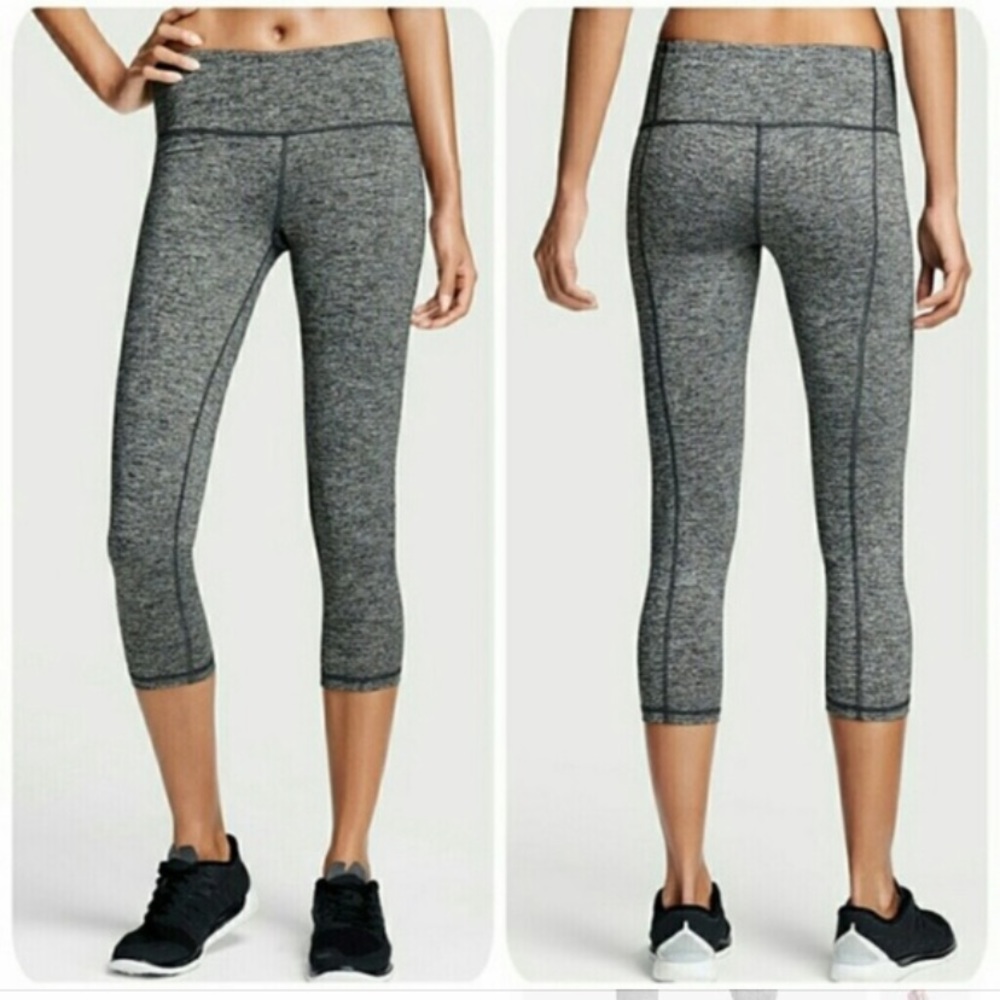 Victoria’s Secret Sport Gray Knockout Capri Pants
